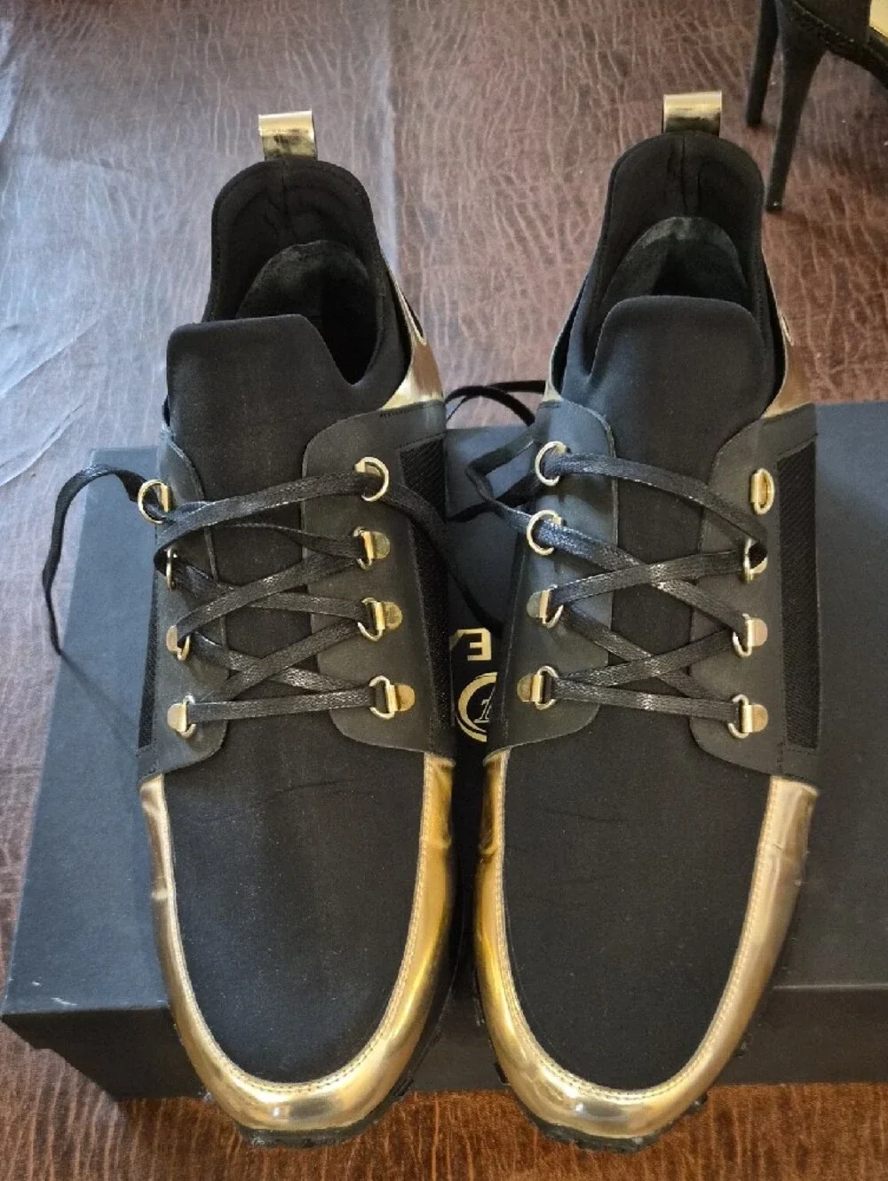 Vinci Leather Men's Black Sneakers with Metallic Gold Details